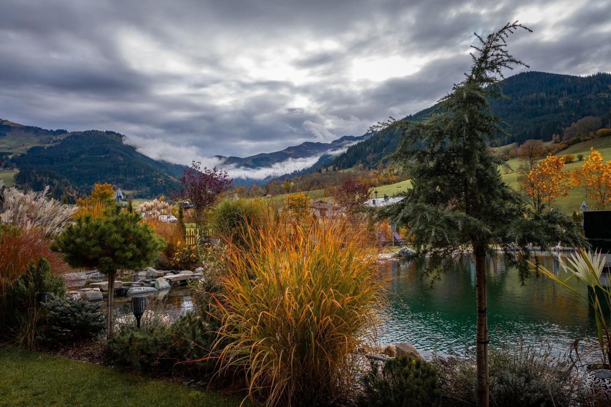 Wellness Und Brunch Hotel Morgenzeit Beheizter Naturpool Mit Sandstrand Genuss Fruehstueck Bis 13 Uhr Hochkoenig Sommercard Maria Alm am Steinernen Meer Esterno foto