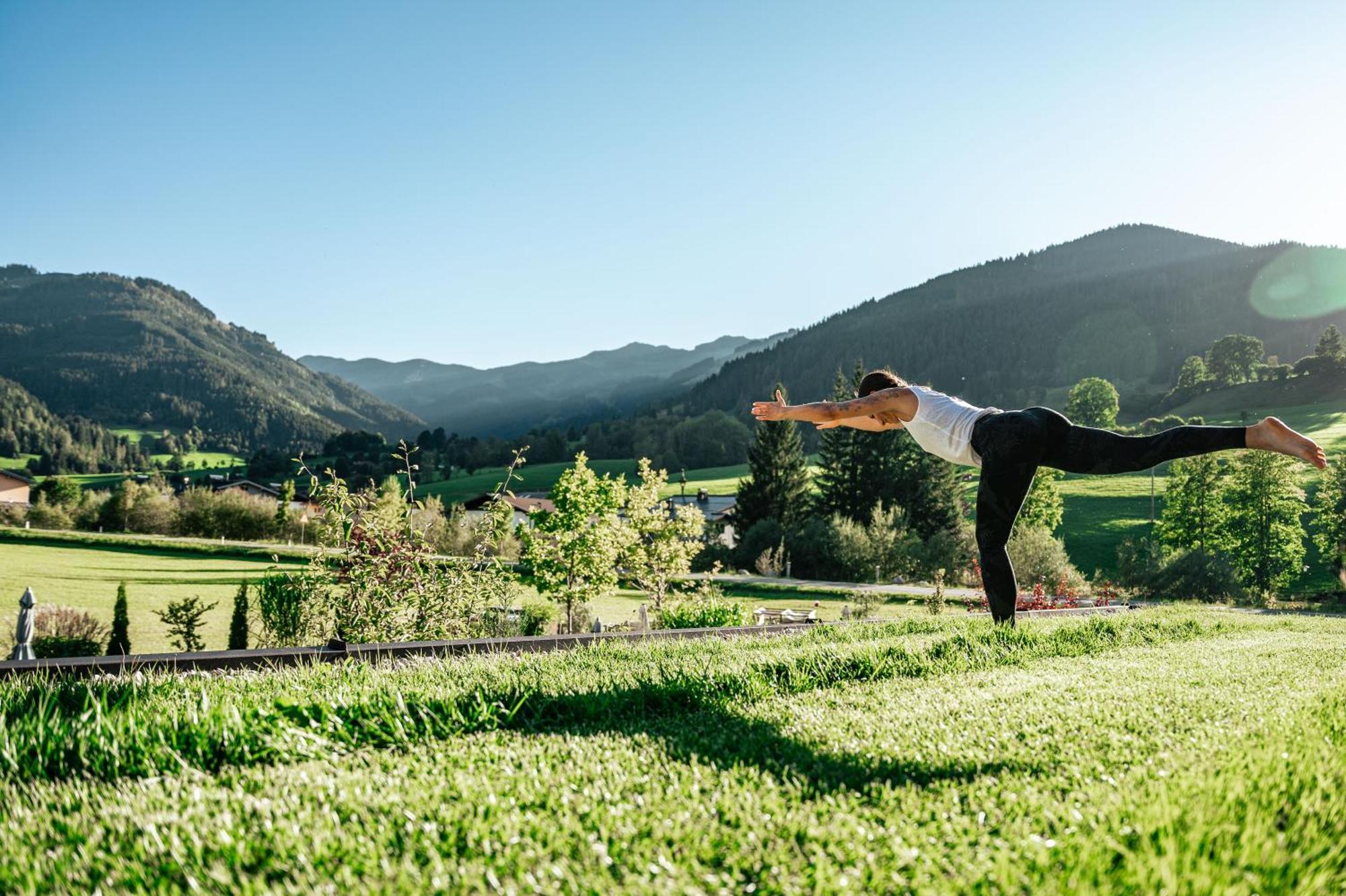 Wellness Und Brunch Hotel Morgenzeit Beheizter Naturpool Mit Sandstrand Genuss Fruehstueck Bis 13 Uhr Hochkoenig Sommercard Maria Alm am Steinernen Meer Esterno foto